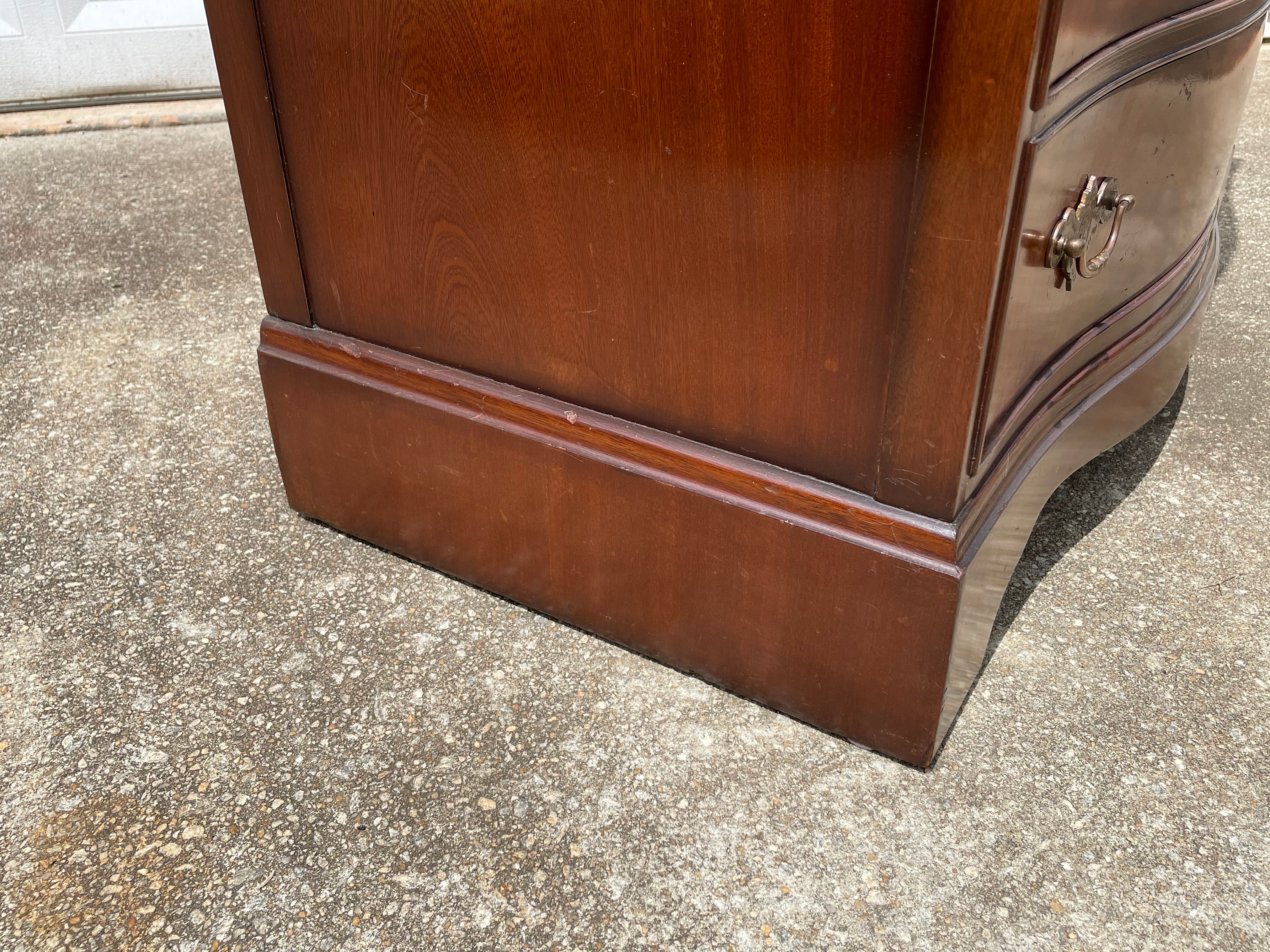 Vintage Antique Style Mahogany Serpentine Bow Front Dresser Etsy