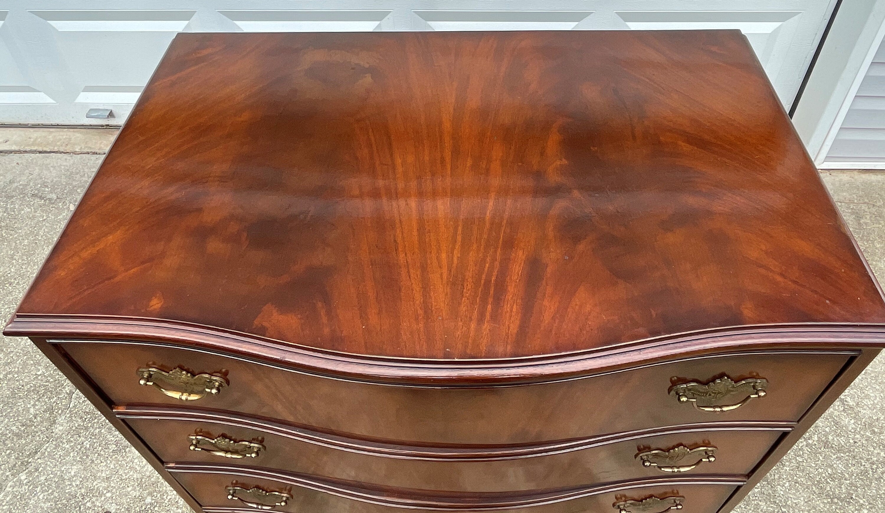 Vintage Antique Style Mahogany Serpentine Bow Front Dresser Etsy