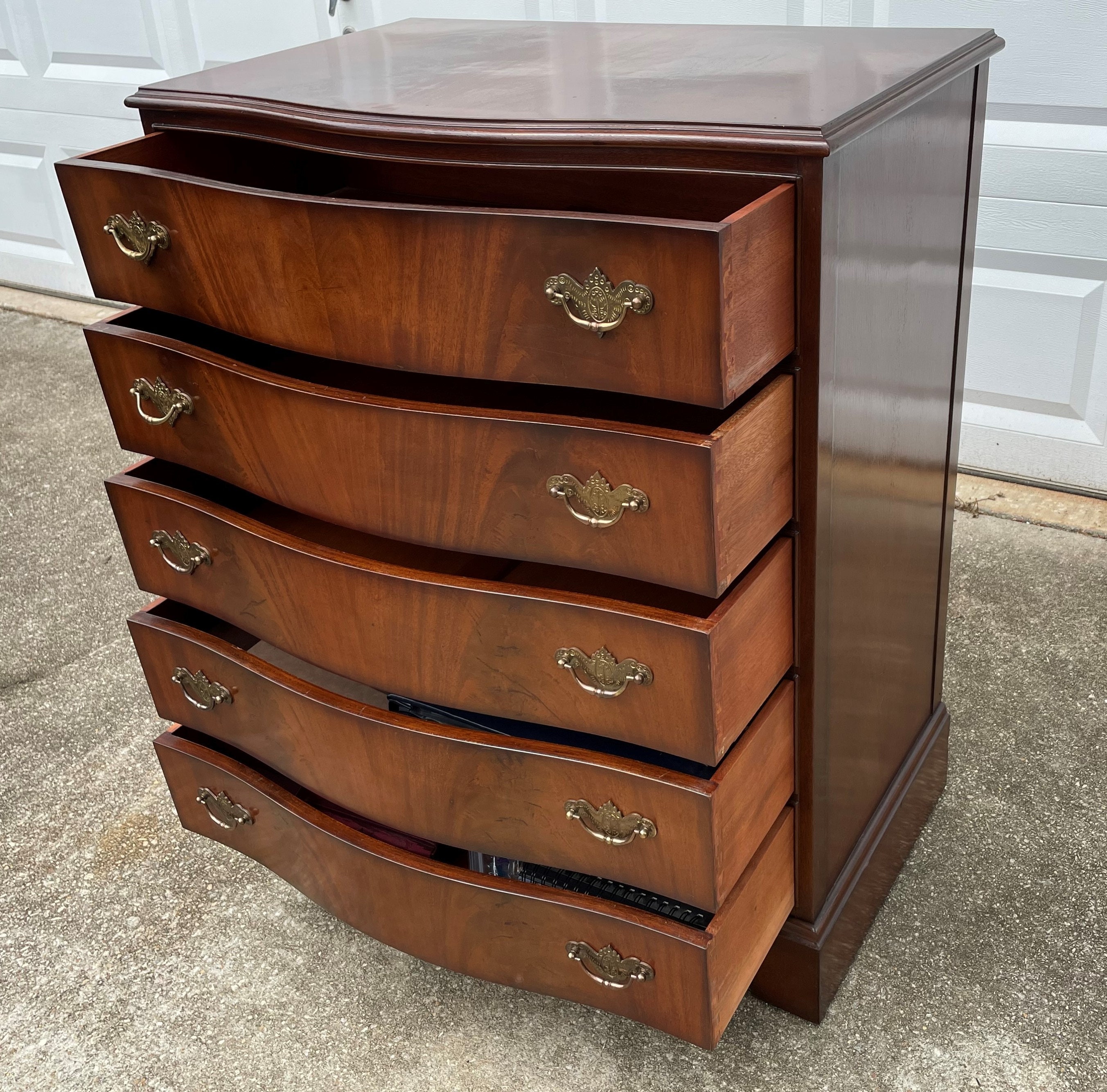Vintage Antique Style Mahogany Serpentine Bow Front Dresser Etsy