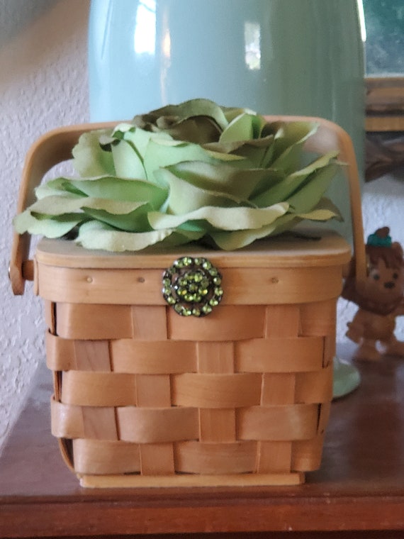 Vintage Straw Floral Basket purse - image 1
