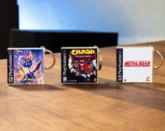 Porte-clés miniatures pour PS1 - Crash, Sypro, Metal Gear Solid et plus encore !