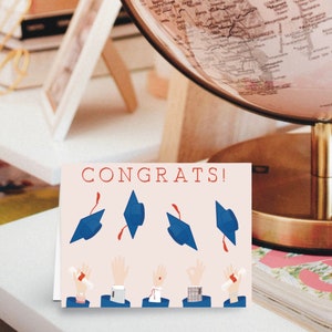 Félicitations Carte de graduation rose | Cute Hats Off Graduation Card pour elle, College Graduation for Her, High school Graduate Card, Grad Cap Card
