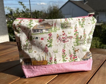 Articles pour enfants ou trousse à maquillage Culture Baby