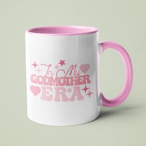 Caneca In My Godmother Era - Presente fofo de madrinha - Caneca de proposta de madrinha - Promoção de tia - Presente de revelação de bebê - Anúncio de gravidez