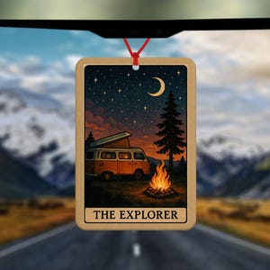 Ambientador de la Carta del Tarot del Explorador - Ambientador para coche - Accesorios para coche - Regalo para explorador - Regalo para camping - Regalo para campistas - Taza de camping