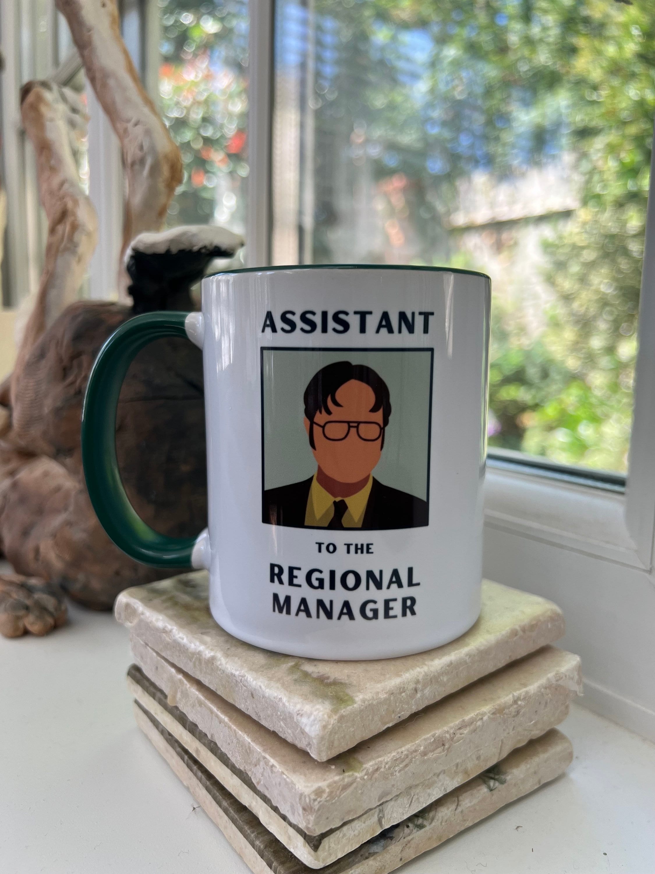 Assistent van de regiomanager mok - Dwight Schrute mok - The Office mok -  TV Show Mug - The Office USA - geheime Kerstman - cadeau voor baas - Etsy  België, image size:2250x3000