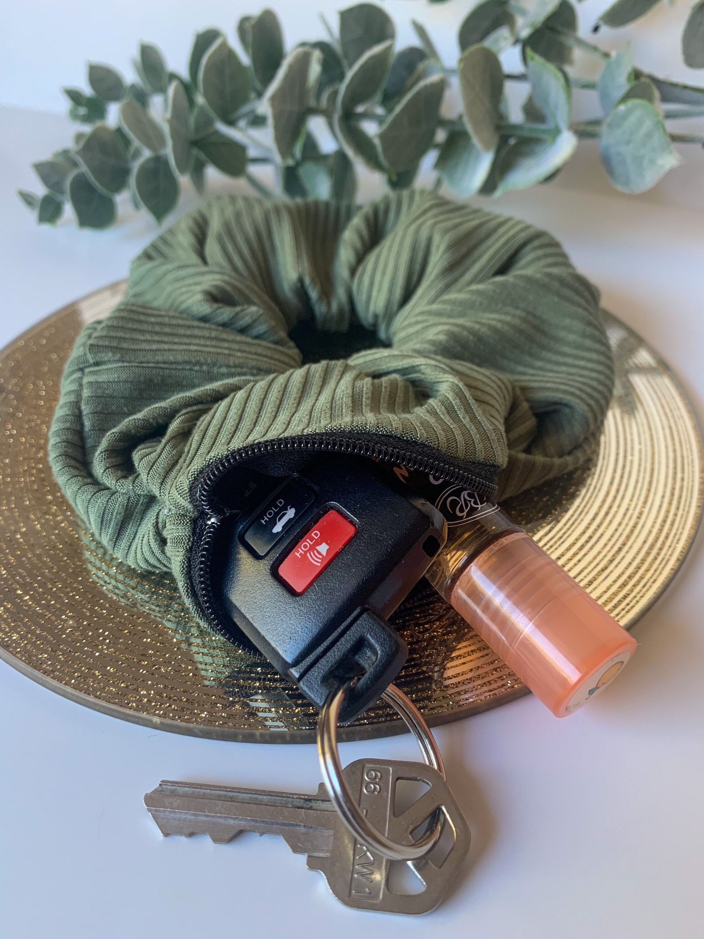 Olive Green Zipper Scrunchie. Accessory gift for biking hiking Etsy 日本