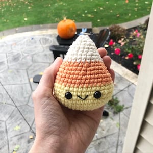 Crochet stuffed candy corn | amigurumi