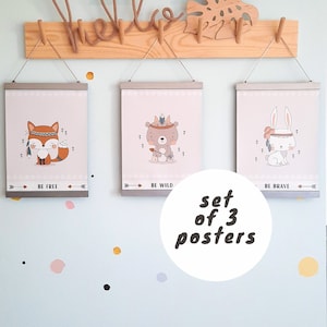 A4 conjunto de 3 carteles de animales tribales - Decoración de la sala de juegos - Carteles del oso de zorro conejo para los niños con percha de madera - Impresiones para la decoración de la guardería .