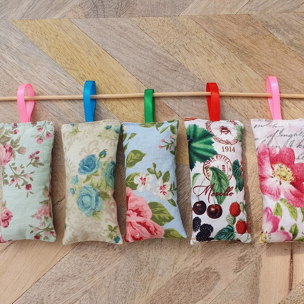 Lavender scented sachets cushions bags pouches, sets of 5, 10 or 20, perfect size for pockets, wonderful fragrance