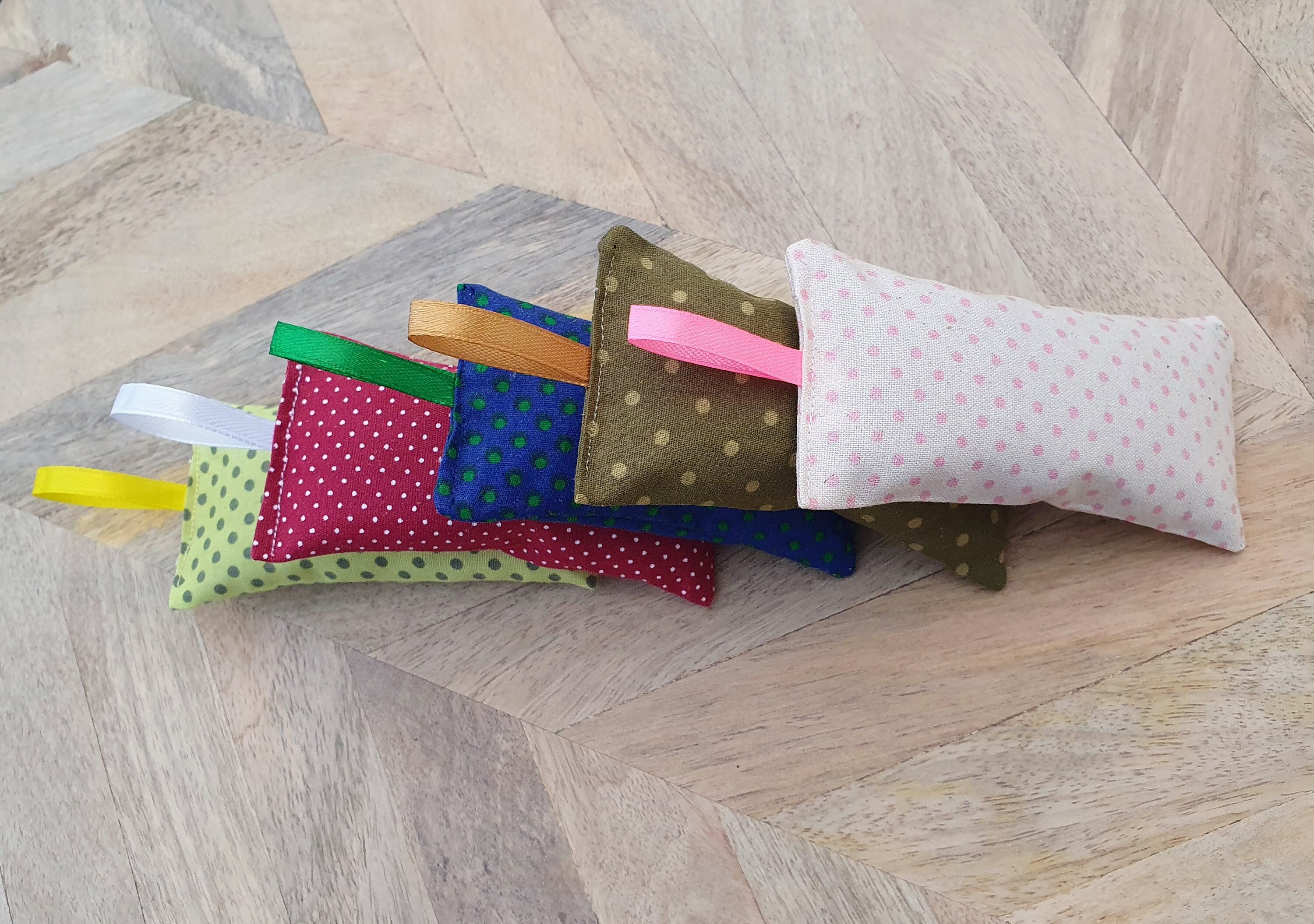 Lavender Scented Sachets Cushions Bags Pouches, Sets of 5, 10 or 20, Perfect Size for Pockets