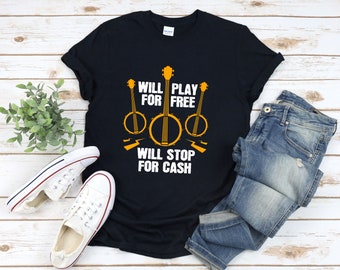 Könnte beinhalten: Ein schwarzes T-Shirt mit einer weißen Grafik von drei Banjos und dem Text "Will Play For Free Will Stop For Cash".