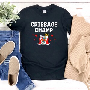 Cribbage Shirt, Queen Heart Shirt, Cribbage Champ, Geschenke für Kartenspieler, Brettspiel Shirt, Kartenspiel Shirt, Kartenspieler Geschenk
