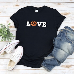 Pretzel Lover Shirt, Pretzel Shirt, Pretzel T-shirt, Food Lover Shirt, Bread Shirt, Gifts For Foodie, Pretzel Tshirt