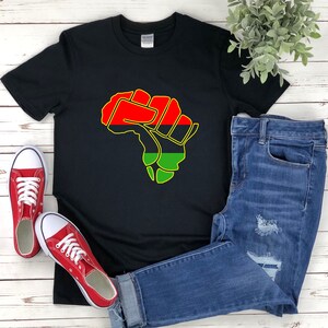 Afrika Karte Shirt, Fausthand, Schwarze Pride Tshirt, Schwarze Geschichte Shirt, Schwarzer Geschichtsmonat Shirt, Schwarzes Erbe, Schwarze Kultur Shirts