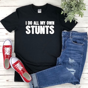 Faccio tutte le mie acrobazie camicia, camicia a braccio rotto, camicia broken bones, camicia di recupero uomini, camicia get well soon, regalo braccio rotto
