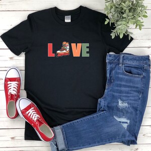 Roller Skate Lover Shirt, Vintage Skate Shirt, Skate Lover Gift, Retro Roller Skates, Roller Skater Shirt, Skater T-shirts