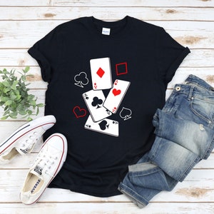 Camicia da poker, Camicia da casinò, Camicia da gioco d'azzardo, Maglietta da gioco di carte, T-shirt del giocatore di poker, Regalo del giocatore di carte, Camicia del Texas Holdem, Camicia del mazzo di carte