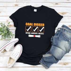 Ziel Bagger Shirt, Master Degree Shirt, Diplom Bachelor Master, Lustiges Absolventenshirt, Master-Abschluss für Sie