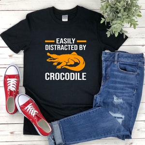 Grappige Alligator Shirt, gemakkelijk afgeleid door krokodil, grappig reptiel shirt, dierentuin dier shirt, krokodil shirt, krokodil tshirt afbeelding 5