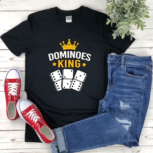 Camisa de dominó, rei dominó, camisa de dominó, presentes para amantes de jogos de tabuleiro, presente de dominó para homens, presentes para jogadores de cartas