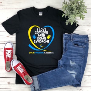 Camicia per la sindrome di Down, amo qualcuno con la sindrome di Down, camicia della mamma della sindrome di Down, maglietta del papà della sindrome di Down, maglietta della consapevolezza della sindrome di Down