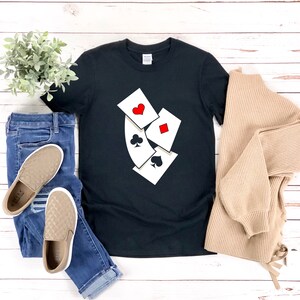 Mazzo di carte Camicia, Camicia da poker, Maglia gioco di carte, T-Shirt giocatore di poker, Camicia da gioco, Regalo giocatore di carte, Texas Holdem Camicia, Camicia da casinò