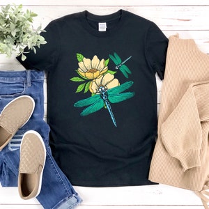 Dragonfly Shirt, Dragonfly Flower Shirt, Dragonfly Tshirt, Dragonfly Gifts, Dragonfly T-shirt, Insect Shirt