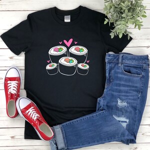 Sushi Shirt, Sushi Rolls, japanisches Sushi Shirt, Essen Liebhaber Geschenk, Sushi Geschenk, Sushi Tshirt, Feinschmecker Shirt, japanisches Shirt