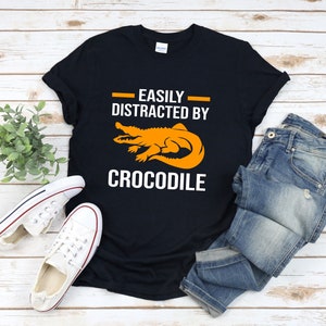 Grappige Alligator Shirt, gemakkelijk afgeleid door krokodil, grappig reptiel shirt, dierentuin dier shirt, krokodil shirt, krokodil tshirt afbeelding 4