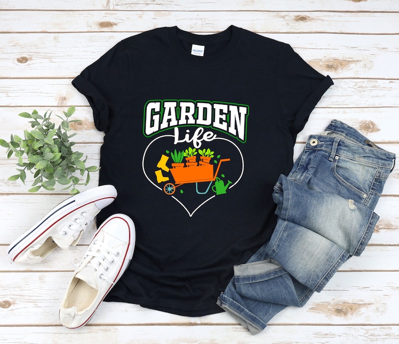 a t - shirt that says garden life on it