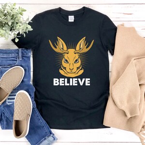 Jackalope Shirt, Mythische Wezens Shirt, Jackalope Hoorn, Believe Shirt, Jackalope Hoofd, Cryptozoölogie Shirt, Jackalope Tshirt