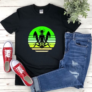 Retro Praying Mantis Shirt, Mantis Shirt, Vintage Insect Shirt, Retro Animal Shirt, Praying Mantis Shirt, Insect Shirt