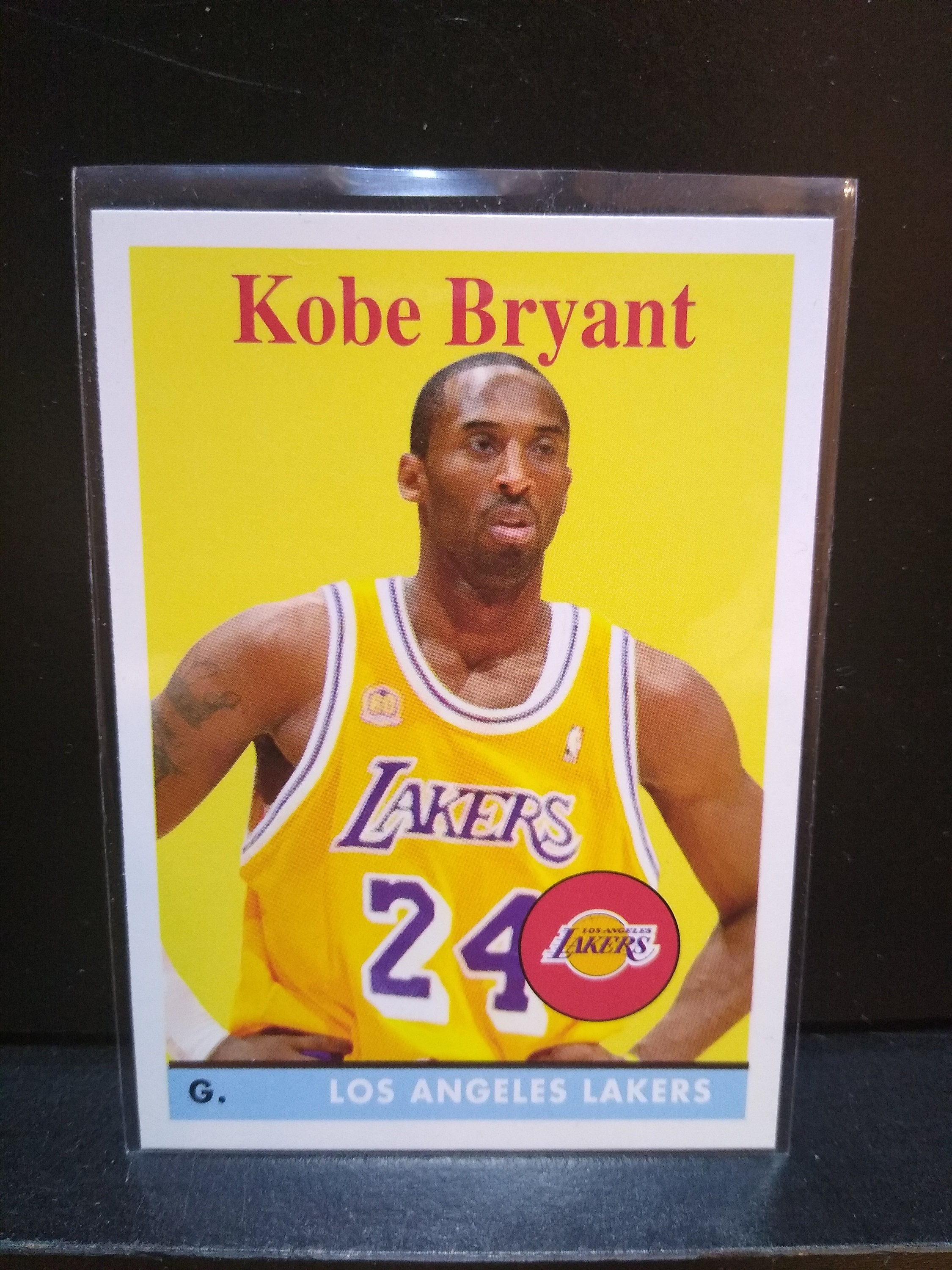 Kobe Bryant 2008/09 Topps Chrome PSA8