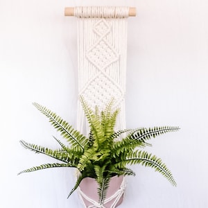Colgador de pared para plantas // Soporte para plantas // Jardinera de interior // Arte mural de macramé