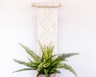 Wall Plant Hanger || Plant Holder || Indoor Planter || Macrame Wall Art