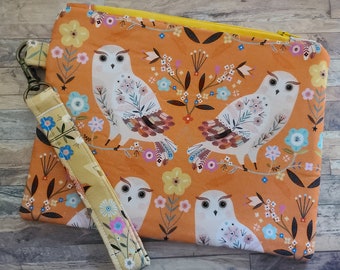 Owl Wristlet purse, wristlet zipper pouch, fabric, fashion purse, fabric wallet, small purse, handbag, gift, owl, orange accessory, wildlife