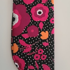Black magenta floral print eyeglass case, hot pink soft glasses case, eyeglasses holder, reading glasses, sunglasses case, cute glasses case