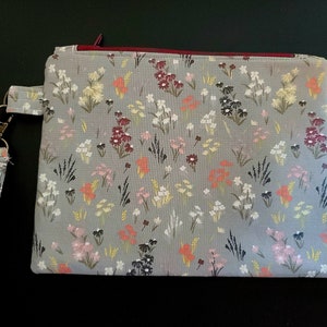 Bolso de pulsera, bolsa con cremallera de pulsera, tela floral gris, bolso de moda, billetera de tela, bolso pequeño, bolso, regalo, flores silvestres