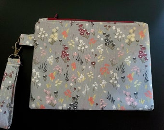 Wristlet purse, wristlet zipper pouch, grey floral fabric, fashion purse, fabric wallet, small purse, handbag, gift, wildflowers