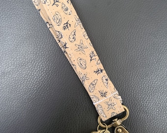 Beach theme wristlet key ring, ocean, sea gift, wrist clip accessory, Fabric Wrist Lanyard, handmade, key clip, purse key clip, pull tab