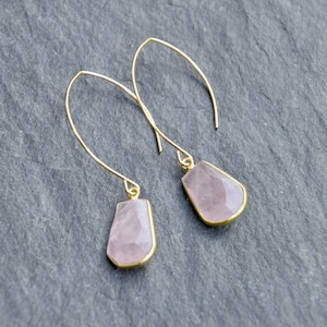Rose Quartz Bezel Gold Minimalist Earrings, minimalist gold earrings, rose quartz gold earrings dainty gold earrings, rose quartz earrings