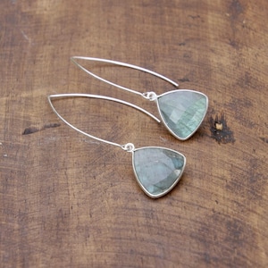 Labradorite Sterling Silver Threader Earrings, minimalist silver earrings, labradorite silver earrings silver threader labradorite threaders