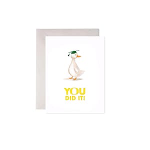 « Vous l'avez fait ! » inspiré par un canard de l'Université de l'Oregon | Carte de remise des diplômes amusante avec casquette | de félicitations verte et jaune de Zazzle.be Liste d'envies Vous avez des idées ? « vague » par amelia