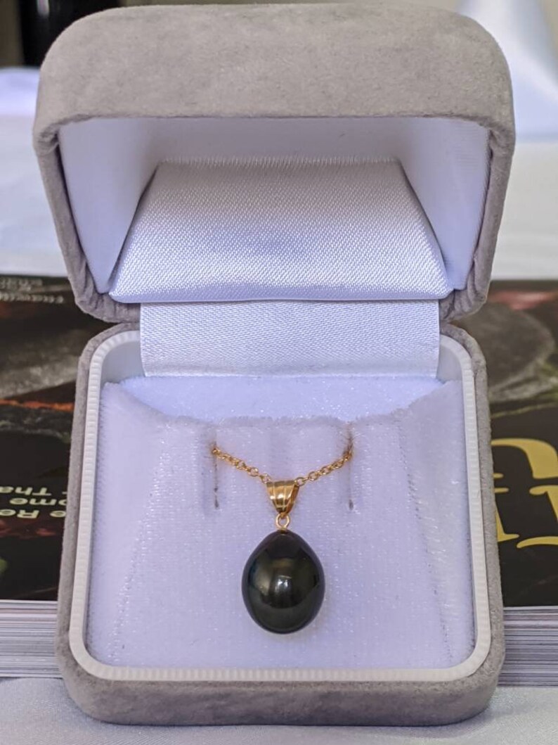 10mm Tahitian Pearl Pendant 18K Gold Necklace