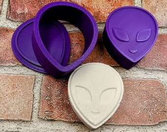 Flat Alien Head 3D Bath Bomb Mold