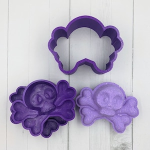 Crossbones Bath Bomb Mold