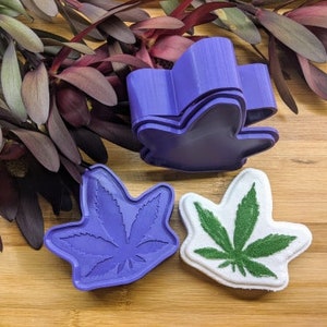 Molde de bomba de baño de hoja de marihuana