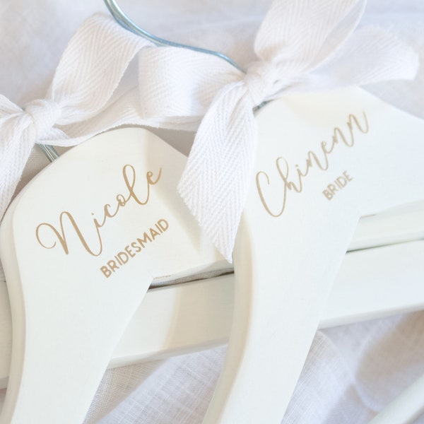 Personalized Bridal Party Hangers | Wedding Dress Hangers | Bridesmaid Gift Proposal | Wedding Party Hangers