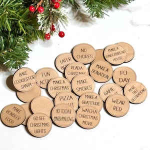 Fichas de Adviento, 25 días de Navidad, relleno de calcetines, rellenos para avivar el hogar, calendario navideño, fichas de recompensa, cuadro de tareas
